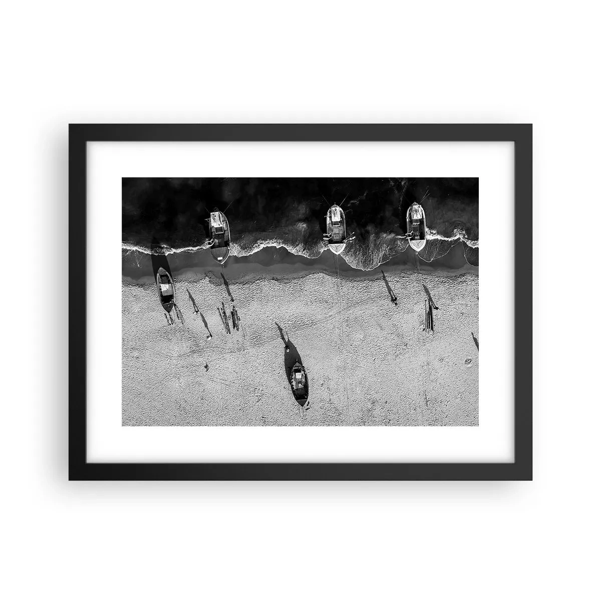 Poster în ramă neagră - Tot pe țărm... - 40x30 cm