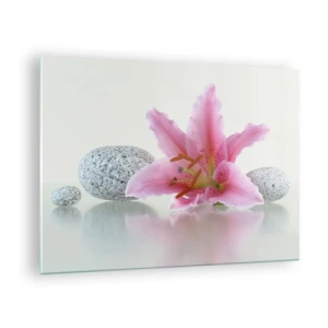 Tablou pe sticlă - Crin roz pe un fundal de pietre albe în stil spa - 70x50cm - Studiu în roz, gri și alb - Decorațiune modernă pentru perete pentru living și dormitor ARTTOR