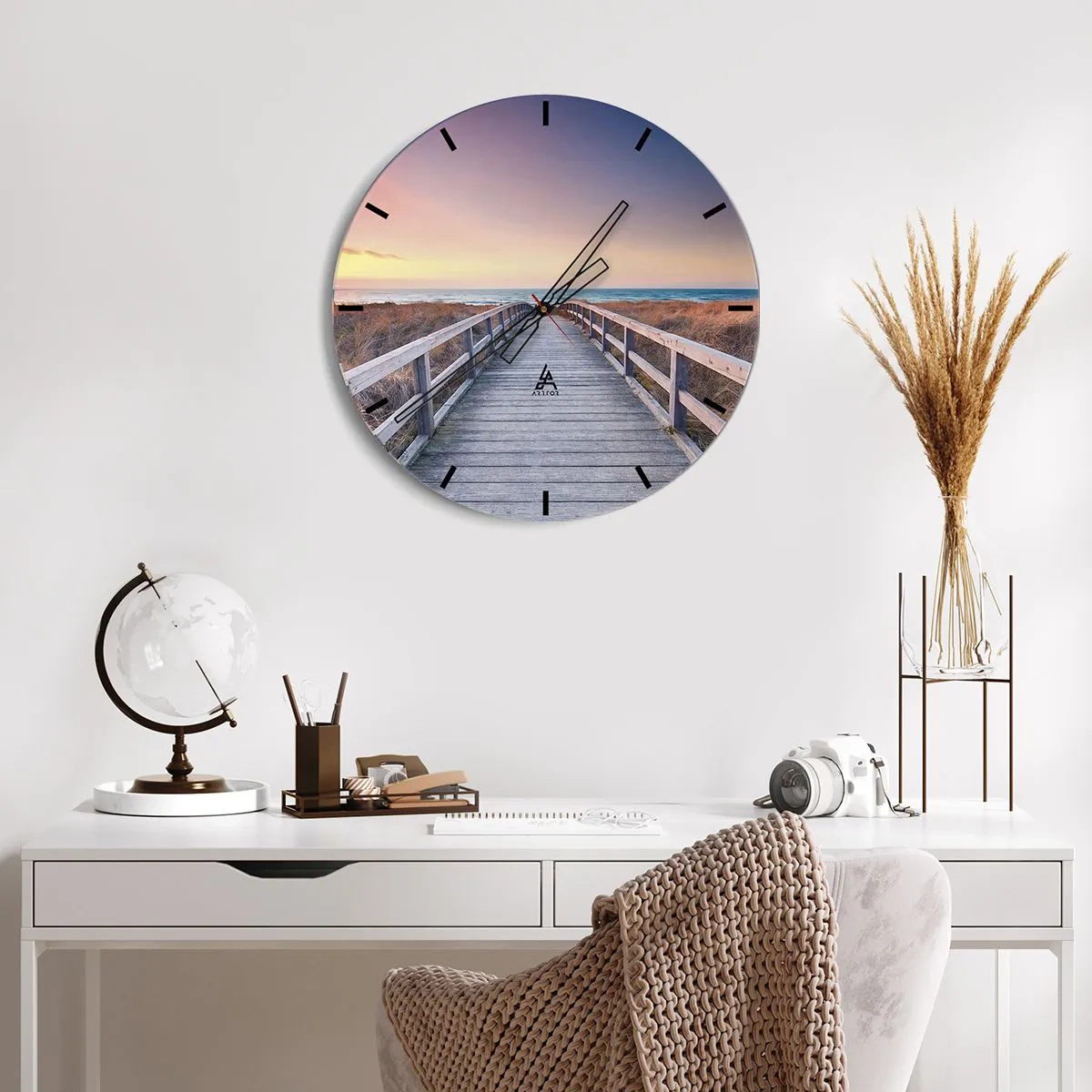 Ceas de perete - Ceas pe sticlă - Cale de lemn care duce spre mare la apus - 30x30cm - Aurora baltică de seară - Decorațiune modernă pentru perete pentru living, bucătărie și dormitor ARTTOR