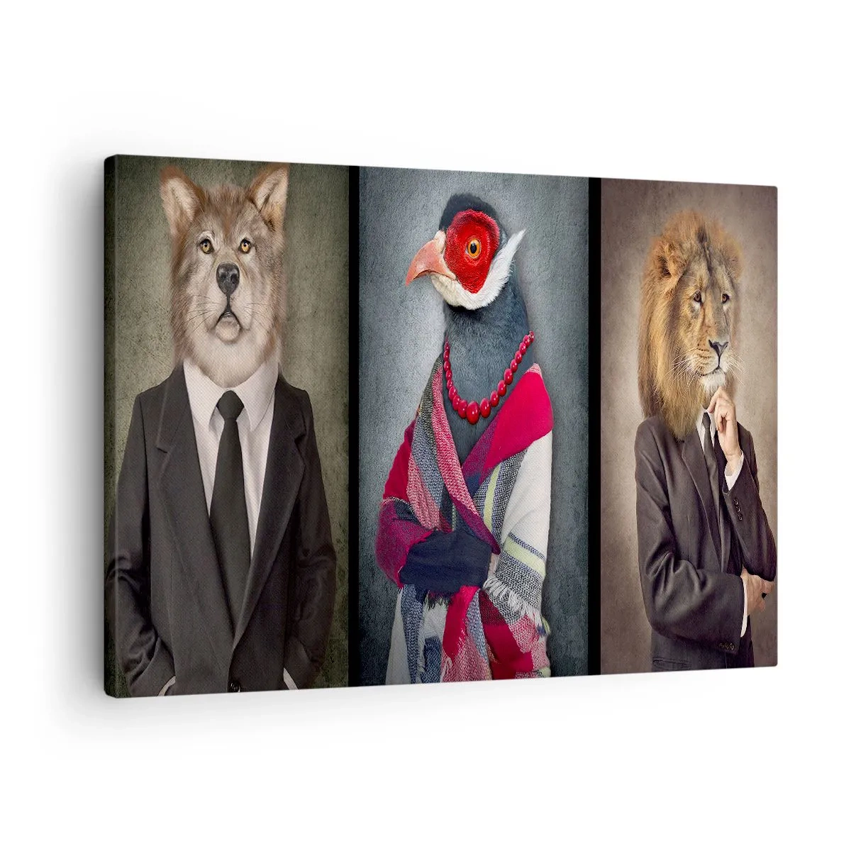 Tablou pe pânză Canvas - Portrete stilizate ale unui lup, unui fazan și unui leu în haine elegante - 70x50cm - Ce caut eu aici!? - Decorațiune modernă pentru perete pentru living și dormitor ARTTOR