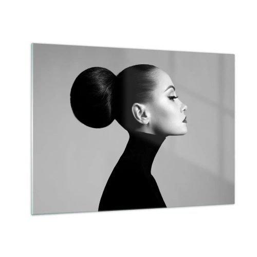 Tablou pe sticlă - Femeie elegantă în negru pe un fundal gri - 70x50cm - Nefertiti contemporană - Decorațiune modernă pentru perete pentru living și dormitor ARTTOR