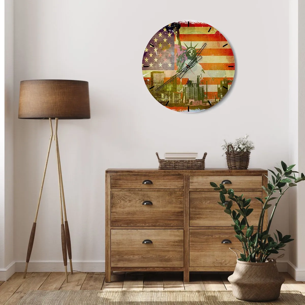 Ceas de perete - Ceas pe sticlă - Statuia Libertății pe fundalul drapelului SUA și al peisajului urban - 30x30cm - Viva America! - Decorațiune modernă pentru perete pentru living, bucătărie și dormitor ARTTOR
