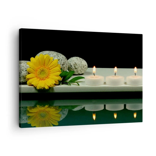 Tablou pe pânză Canvas - Floare galbenă, lumânări și pietre pe fundalul apei - 70x50cm - Calmarea simțurilor - Decorațiune modernă pentru perete pentru living și dormitor ARTTOR