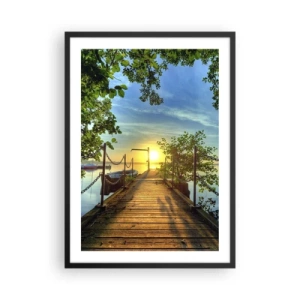 Poster în ramă neagră - ponton de lemn peste lac la apus - 50x70cm - Apusul la malul apei - Decorațiune modernă pentru perete pentru living și dormitor ARTTOR