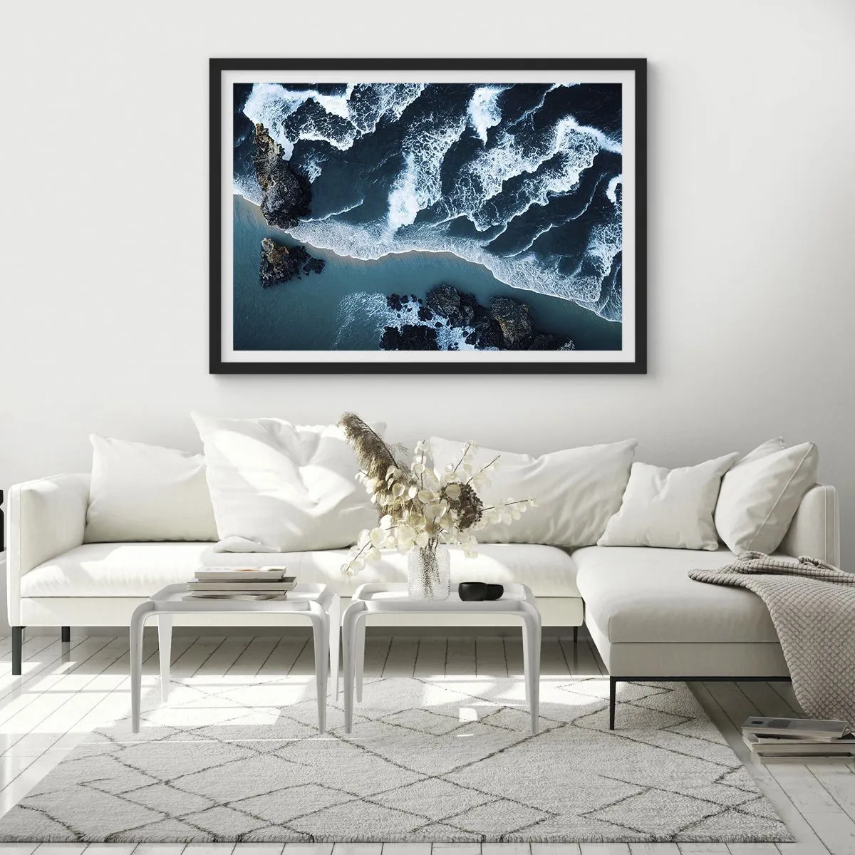 Poster în ramă neagră - Înfășurate în valuri - 70x50 cm