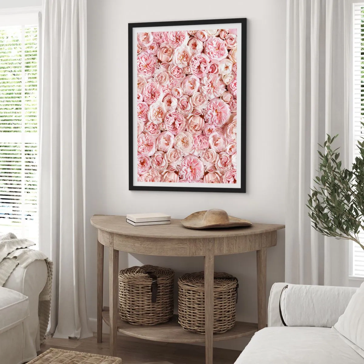 Poster în ramă neagră - Un aranjament romantic de flori roz în prim-plan - 50x70cm - Presărat cu trandafiri - Decorațiune modernă pentru perete pentru living și dormitor ARTTOR