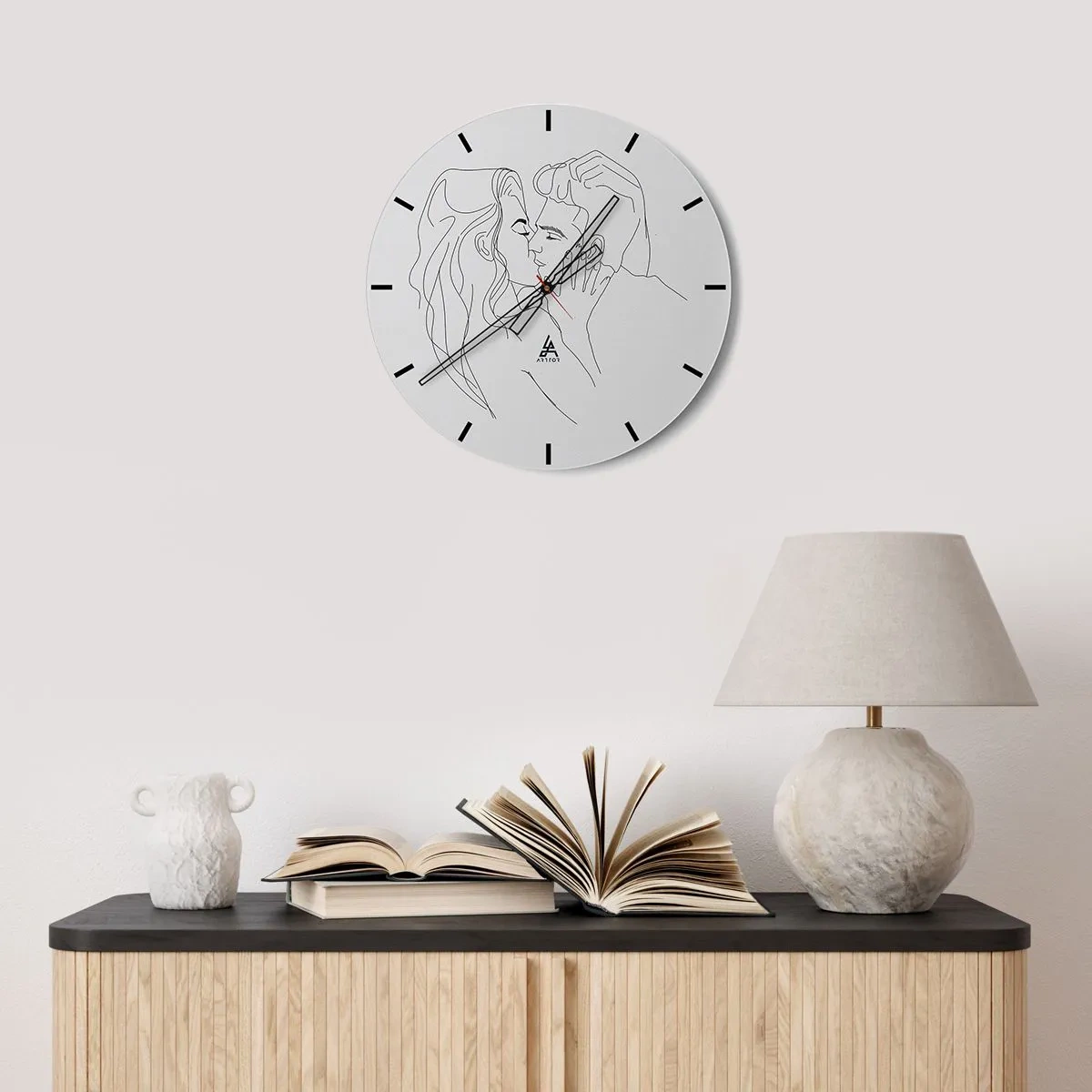 Ceas de perete - Ceas pe sticlă - Un desen minimalist al unui cuplu îndrăgostit - 30x30cm - Cu aceeași linie - Decorațiune modernă pentru perete pentru living, bucătărie și dormitor ARTTOR