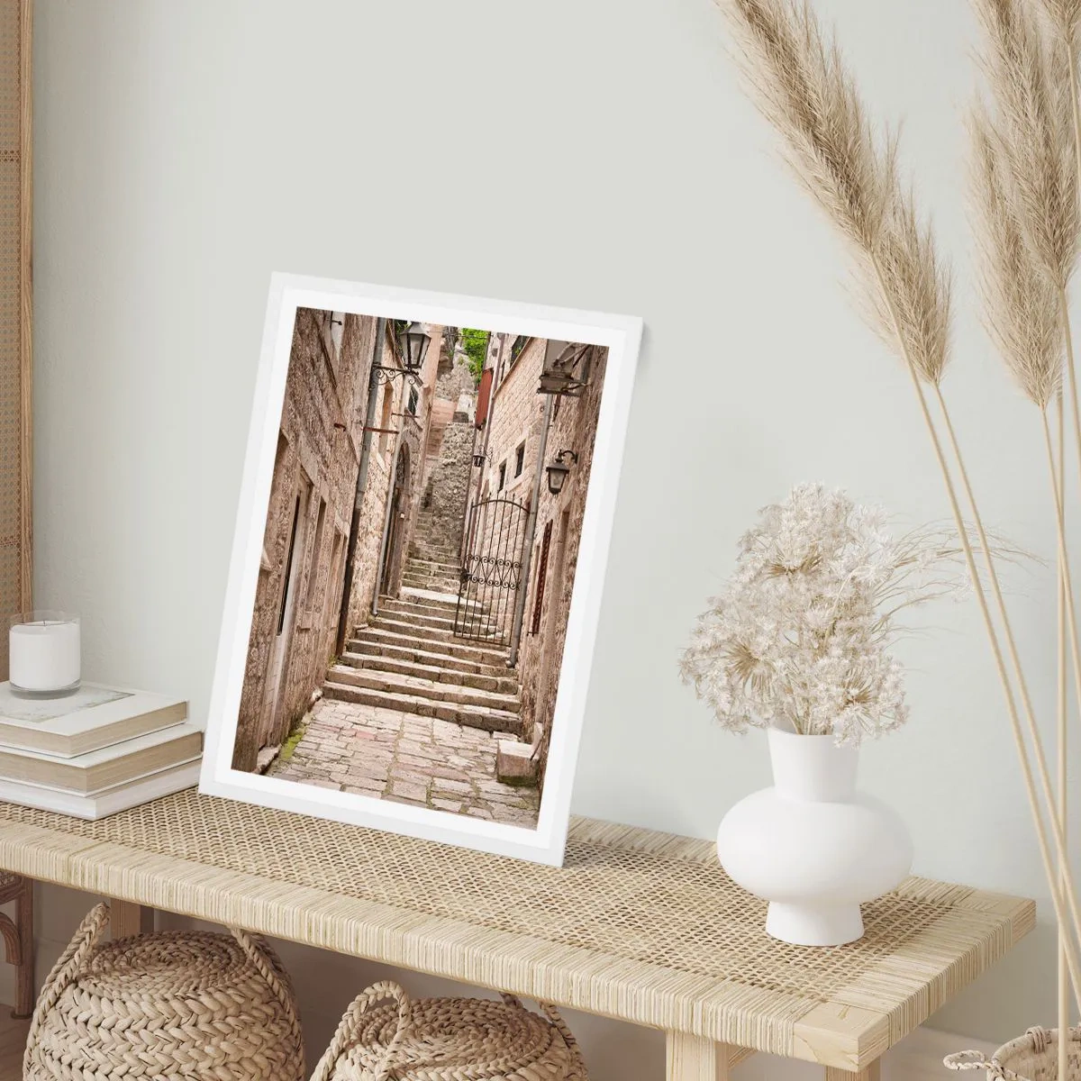 Poster în ramă albă - Stradă veche magică - 50x70 cm