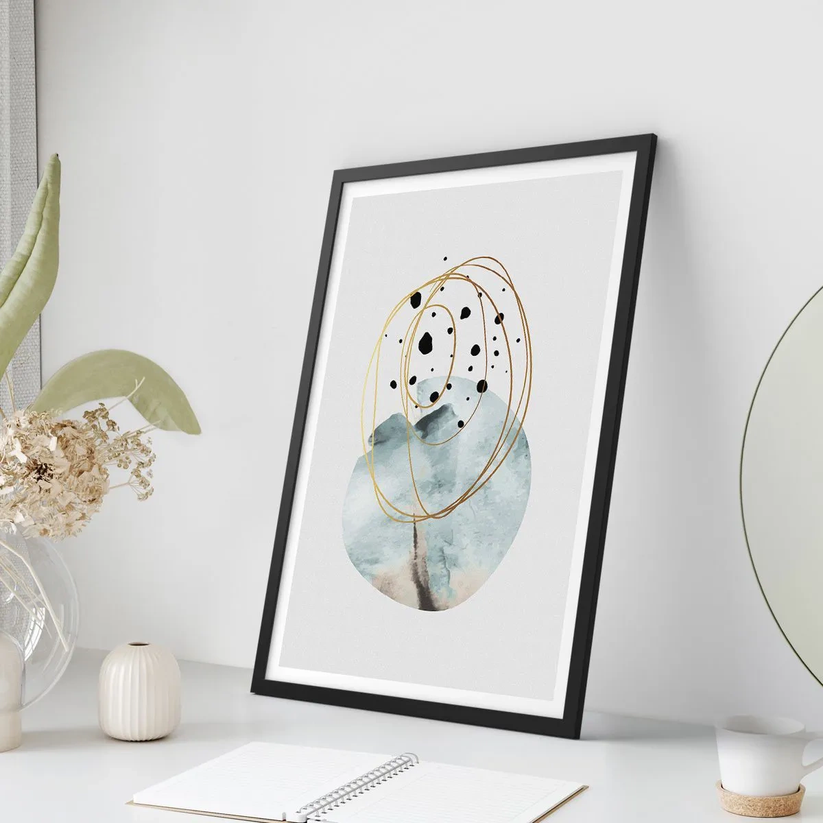 Poster în ramă neagră - În îmbrățișarea spațiului - 70x100 cm