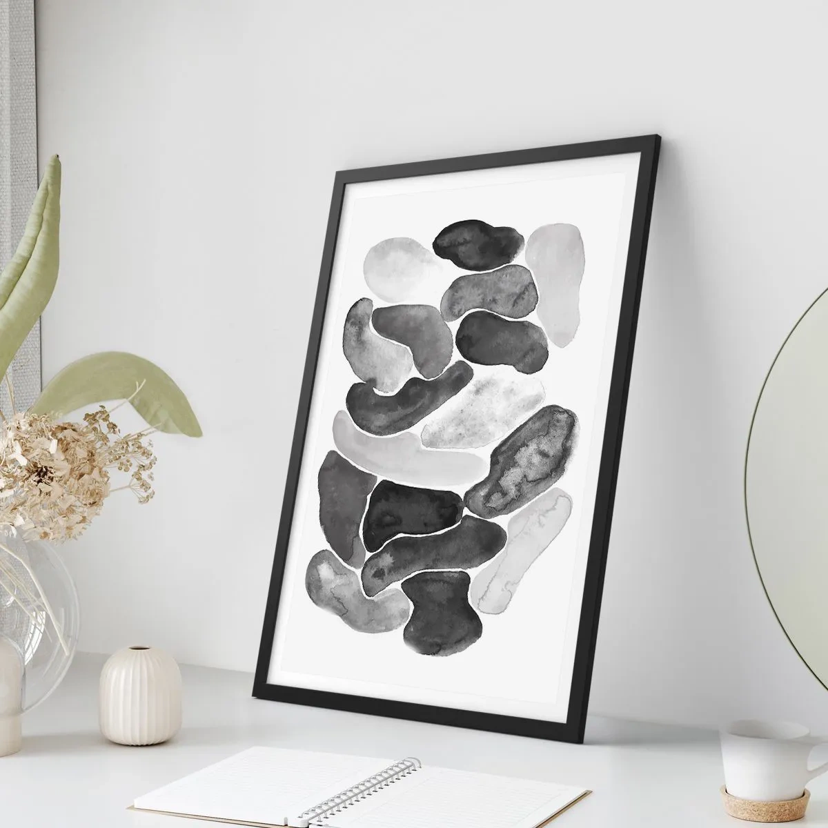 Poster în ramă neagră - Forme abstracte în nuanțe de negru, gri și alb - 50x70cm - Abstracție pietroasă - Decorațiune modernă pentru perete pentru living și dormitor ARTTOR