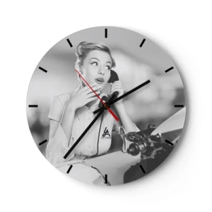 Ceas de perete - Ceas pe sticlă - Femeie cu un telefon retro la o mașină de scris - 30x30cm - Bună ziua, suntem în anii '50. - Decorațiune modernă pentru perete pentru living, bucătărie și dormitor ARTTOR
