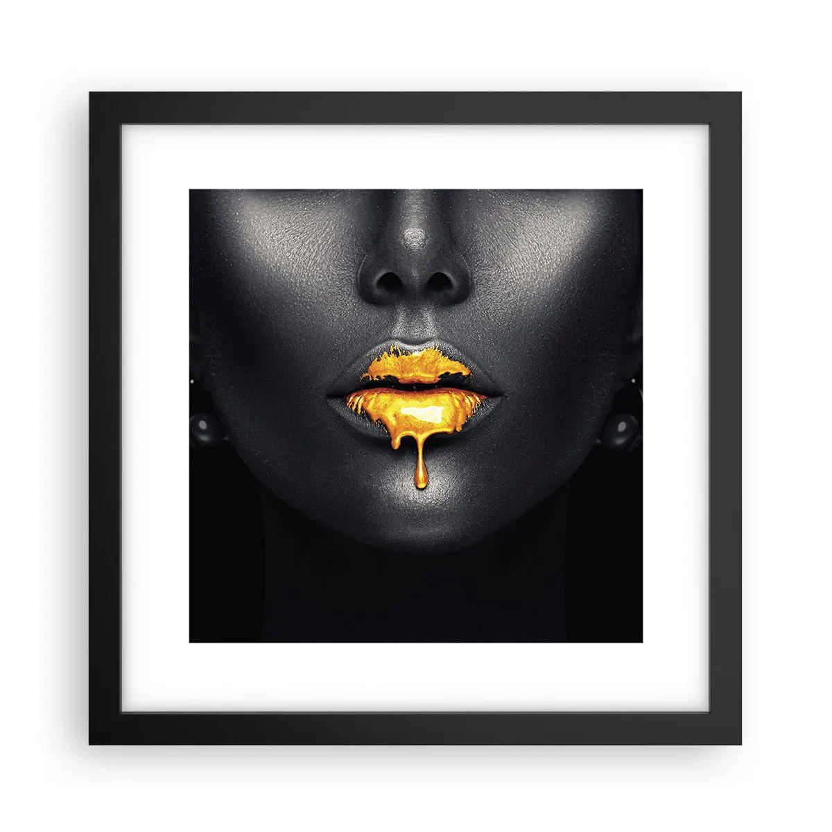 Poster în ramă neagră - Buzele de aur - 30x30 cm