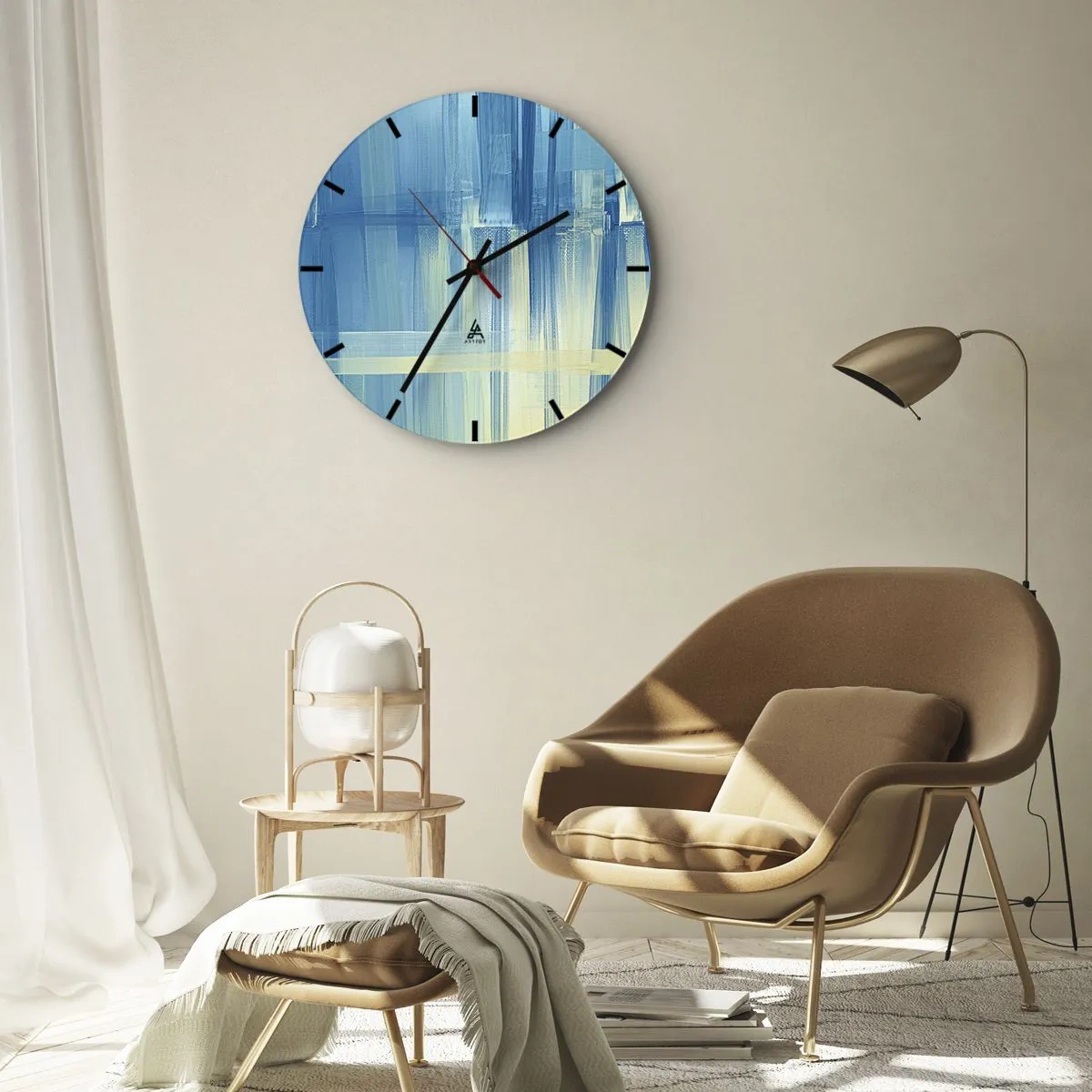 Ceas de perete - Ceas pe sticlă - Abstracție albastră și bej în tehnica pensulei - 30x30cm - Compoziție în turcoaz - Decorațiune modernă pentru perete pentru living, bucătărie și dormitor ARTTOR