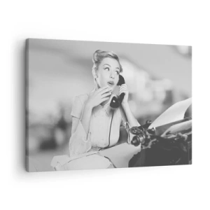 Tablou pe pânză Canvas - O femeie vorbește la telefon la o mașină de scris - 70x50cm - Bună ziua, suntem în anii '50. - Decorațiune modernă pentru perete pentru living și dormitor ARTTOR