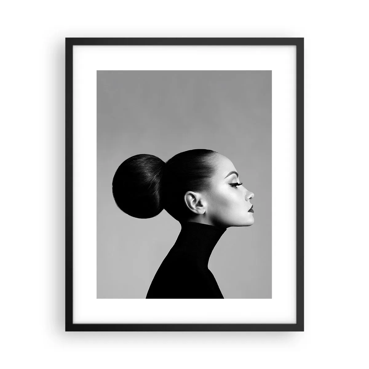 Poster în ramă neagră - Nefertiti contemporană - 40x50 cm