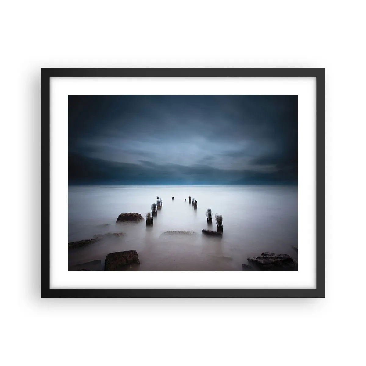 Poster în ramă neagră - Un lac în ceața calmă - 50x40 cm