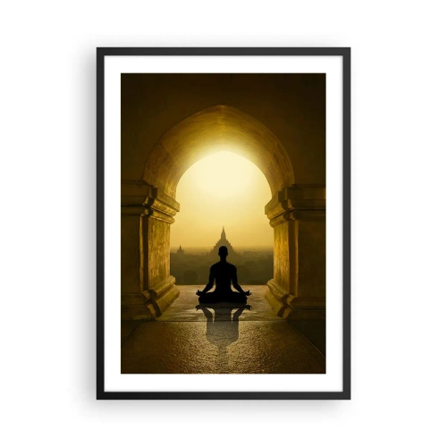 Poster în ramă neagră - O figură meditând în arcada unui templu pe fundalul soarelui care răsare - 50x70cm - Armonie completă - Decorațiune modernă pentru perete pentru living și dormitor ARTTOR