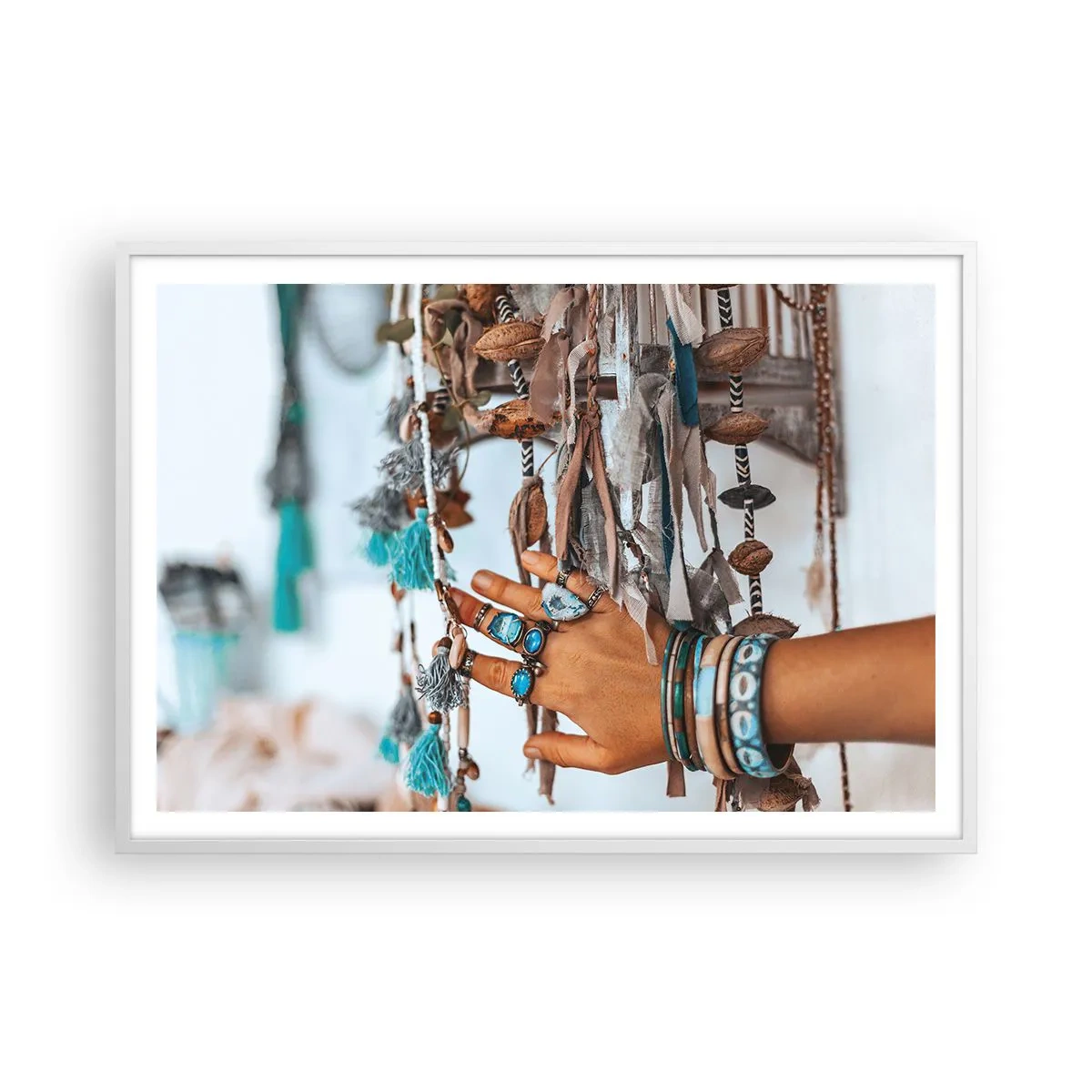 Poster în ramă albă - Comori locale - 100x70 cm