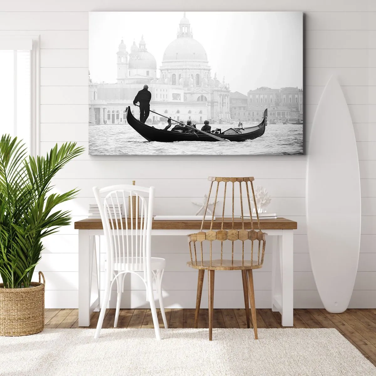 Tablou pe pânză Canvas - O gondolă cu bazilica în fundal, în alb și negru - 70x50cm - O călătorie la sursa frumuseții - Decorațiune modernă pentru perete pentru living și dormitor ARTTOR