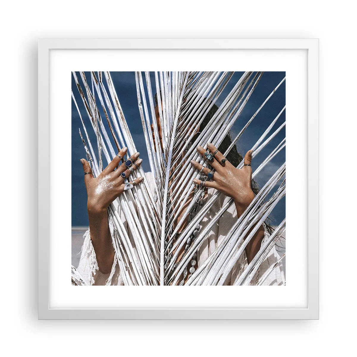 Poster în ramă albă - Prietena șamanului? - 40x40 cm