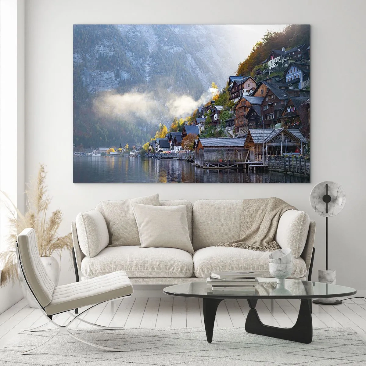 Tablou pe sticlă - O dimineață de toamnă într-un oraș de munte lângă un lac - 70x50cm - Atmosferă alpină - Decorațiune modernă pentru perete pentru living și dormitor ARTTOR