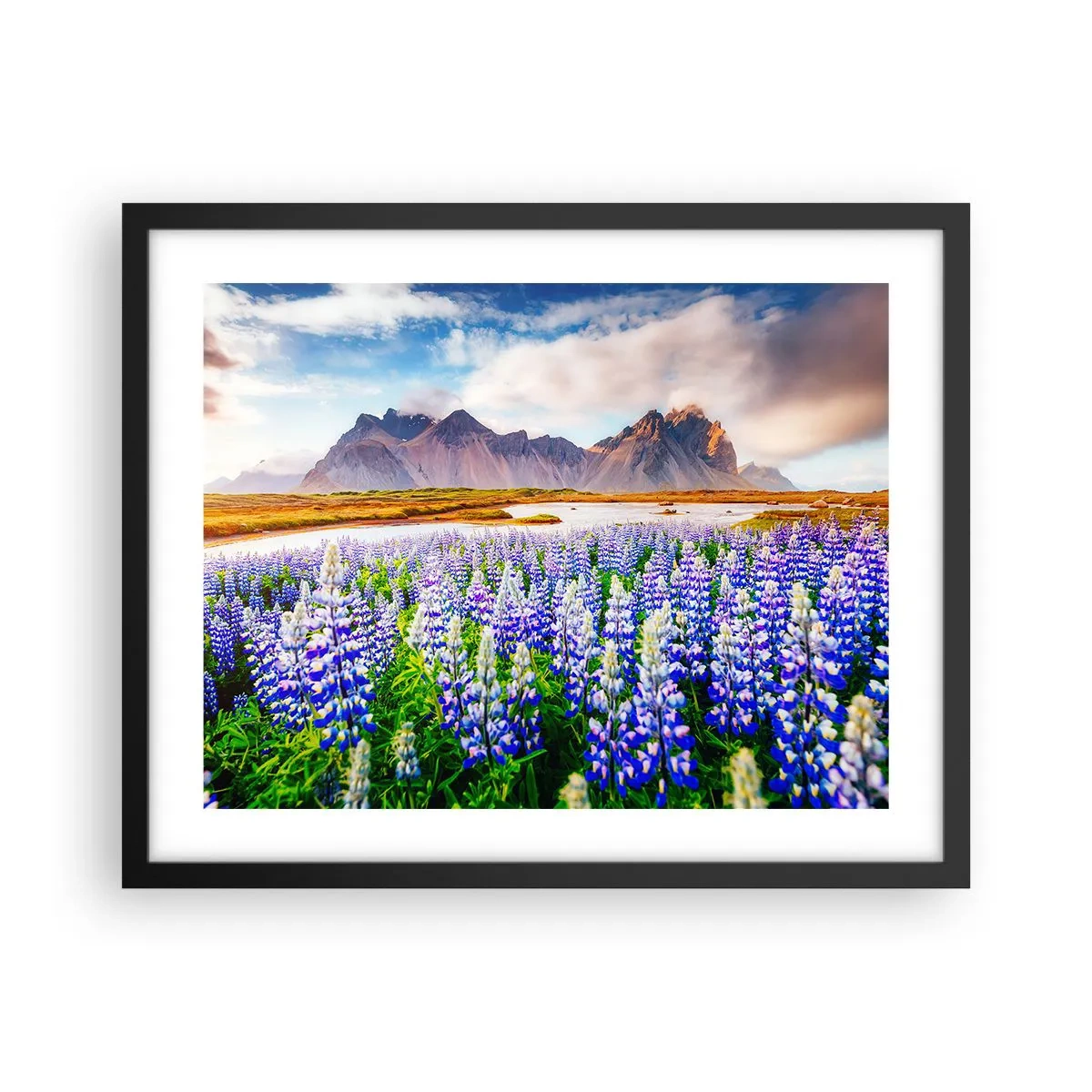 Poster în ramă neagră - Putere și severitate alături de blândețe - 50x40 cm