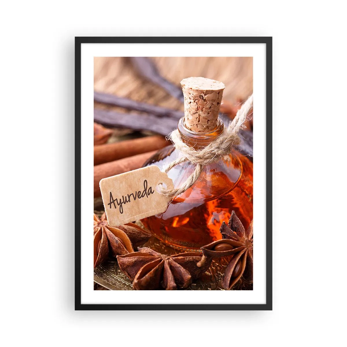 Poster în ramă neagră - O sticlă de ulei ayurvedic și condimente - 50x70cm - Unitatea trupului și a spiritului - Decorațiune modernă pentru perete pentru living și dormitor ARTTOR