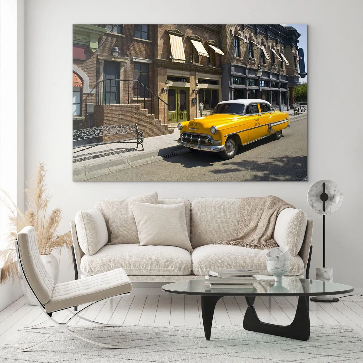 Tablou pe sticlă - Un taxi galben pe fundalul unei case de locuit clasice - 70x50cm - A fost odată ca niciodată în America - Decorațiune modernă pentru perete pentru living și dormitor ARTTOR