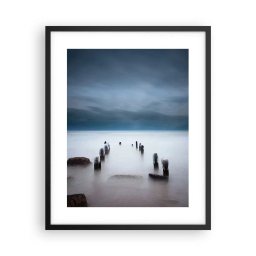 Poster în ramă neagră - Un lac în ceața calmă - 40x50 cm