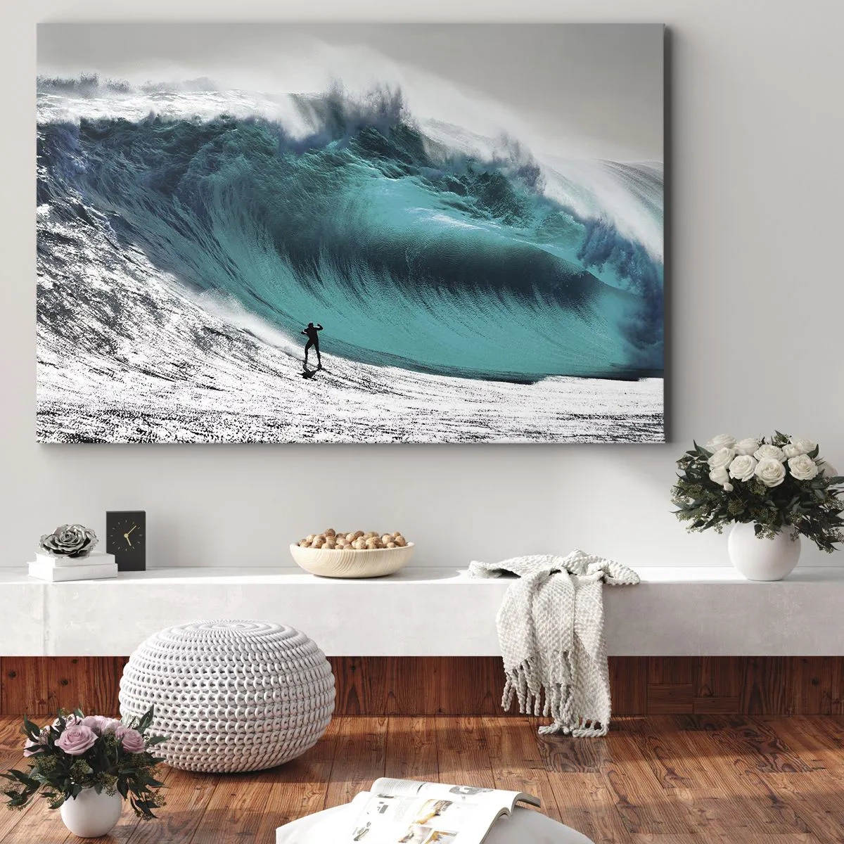 Tablou pe pânză Canvas - Surfer în fața unui val uriaș - 70x50cm - Provocare acceptată - Decorațiune modernă pentru perete pentru living și dormitor ARTTOR
