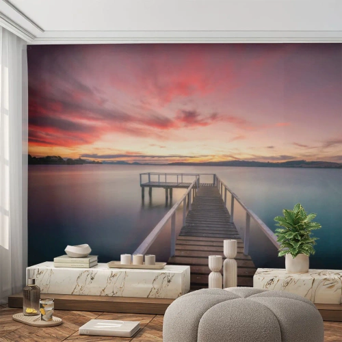 Tapet Premium Sand - Flacăra blândă a serii - Peisaj, Apus de soare, Pier din lemn - 200x140 cm