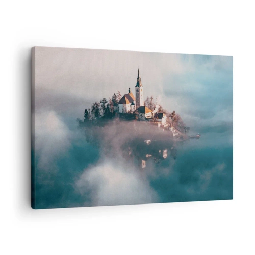 Tablou pe pânză Canvas - O insulă pitorească cu o biserică înconjurată de ceață - 70x50cm - Insula de vis - Decorațiune modernă pentru perete pentru living și dormitor ARTTOR