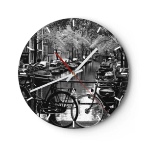 Ceas de perete - Ceas pe sticlă - Vedere alb-negru a unui canal cu biciclete în Amsterdam - 30x30cm - O perspectivă foarte olandeză - Decorațiune modernă pentru perete pentru living, bucătărie și dormitor ARTTOR