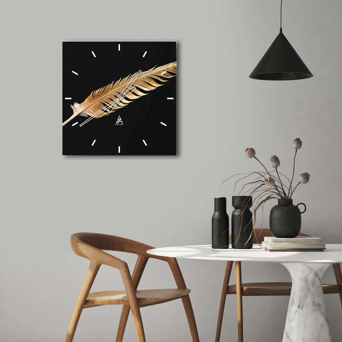 Ceas de perete - Ceas pe sticlă - Pană aurie perfectă - 30x30 cm