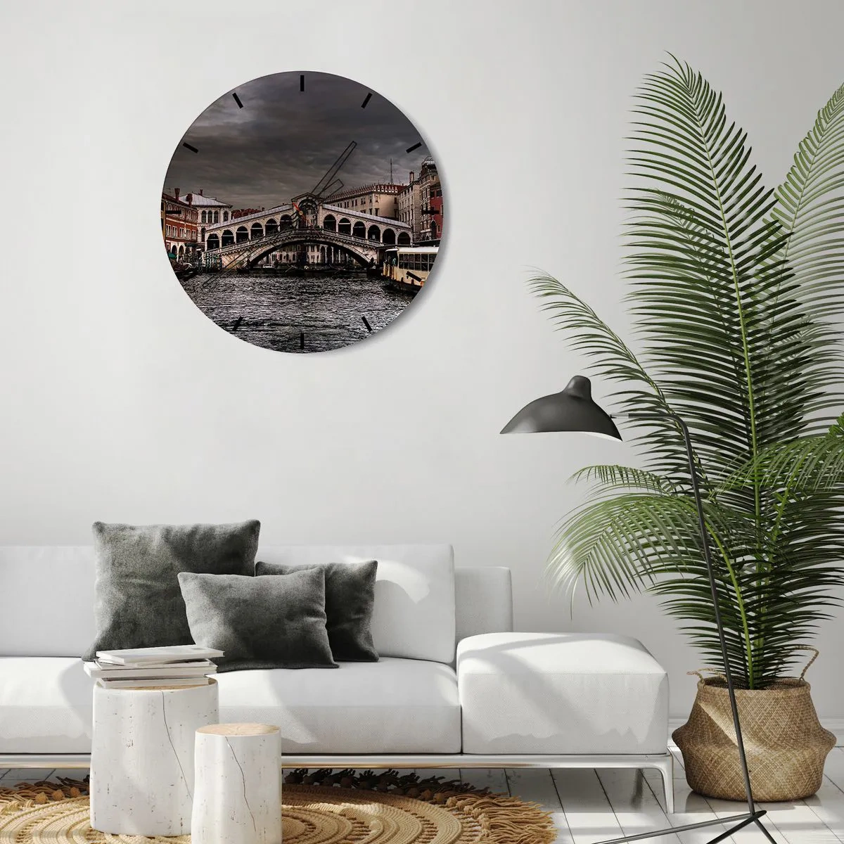 Ceas de perete - Ceas pe sticlă - Podul Rialto din Veneția sub un cer înnorat - 30x30cm - Promisiunea unei seri venețiene - Decorațiune modernă pentru perete pentru living, bucătărie și dormitor ARTTOR