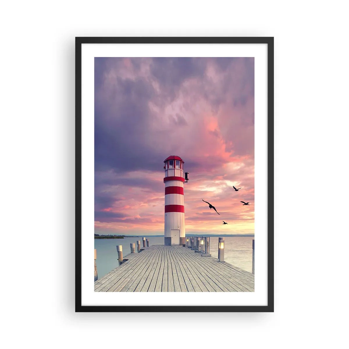 Poster în ramă neagră - Farul pe fundalul apusului de soare - 50x70cm - Să ne întoarcem în port - Decorațiune modernă pentru perete pentru living și dormitor ARTTOR