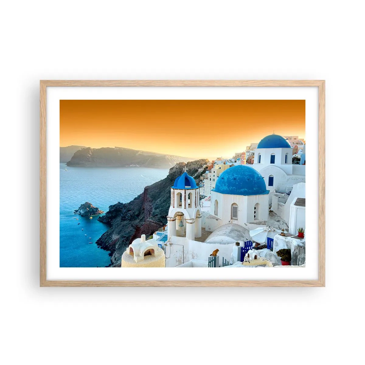 Poster în ramă de stejar deschis - Santorini - îmbrățișat de stânci - 70x50 cm