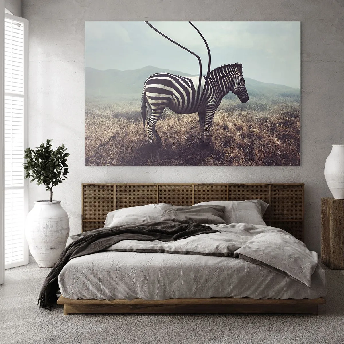 Tablou pe sticlă - Zebră pe fundal de iarbă cu detalii suprarealiste de antenă - 70x50cm - Atenție! Defecțiune - Decorațiune modernă pentru perete pentru living și dormitor ARTTOR