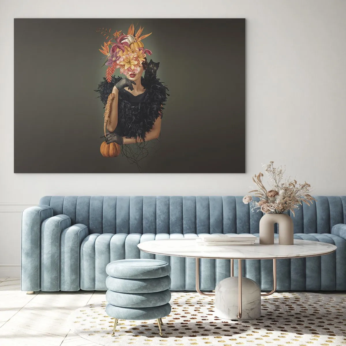 Tablou pe sticlă - Figură a unei femei în negru cu un dovleac, o pisică și un aranjament floral - 70x50cm - Magia vrăjitoarei - Decorațiune modernă pentru perete pentru living și dormitor ARTTOR