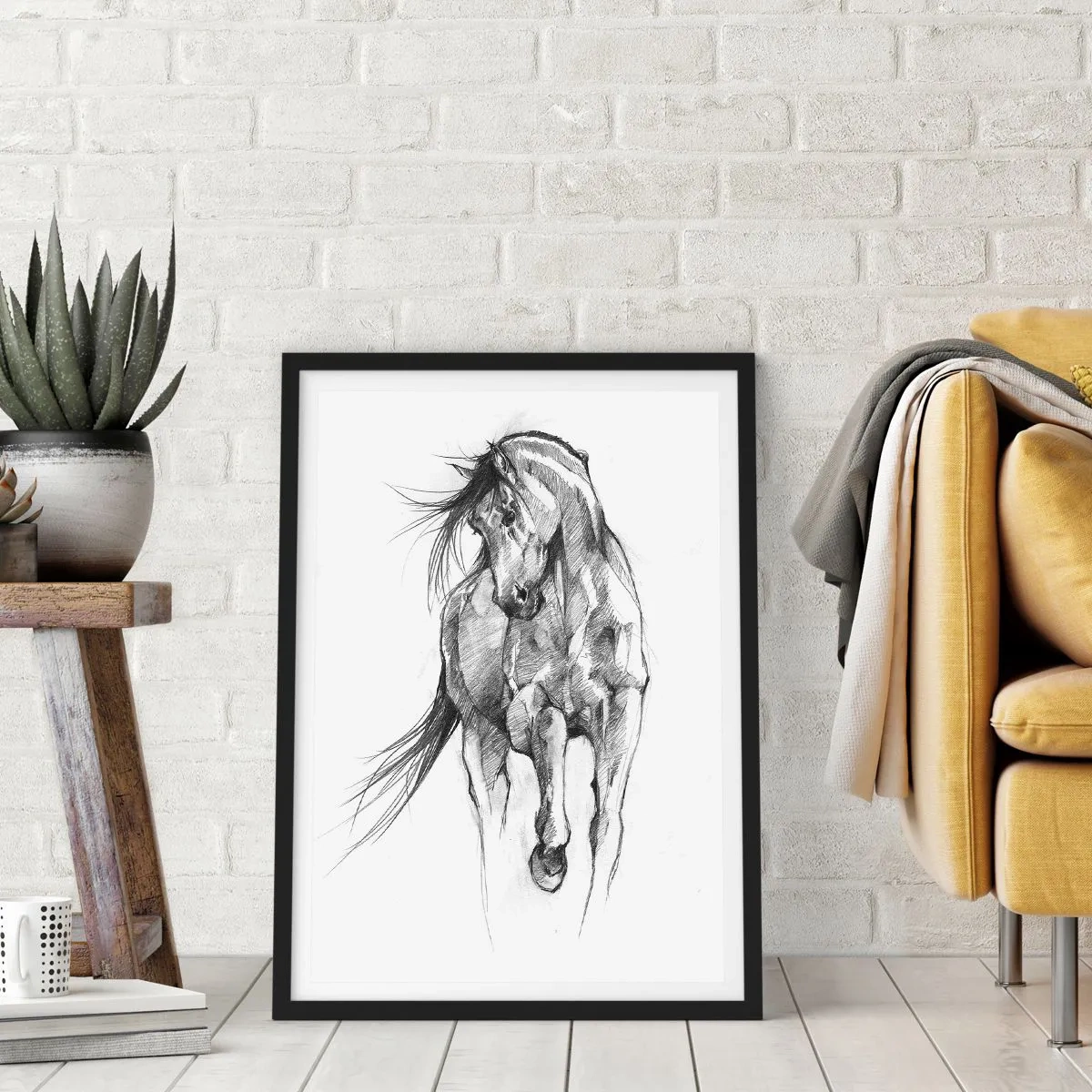 Poster în ramă neagră - Schiță a unui cal într-o poză dinamică - 50x70cm - Într-un trap grațios - Decorațiune modernă pentru perete pentru living și dormitor ARTTOR