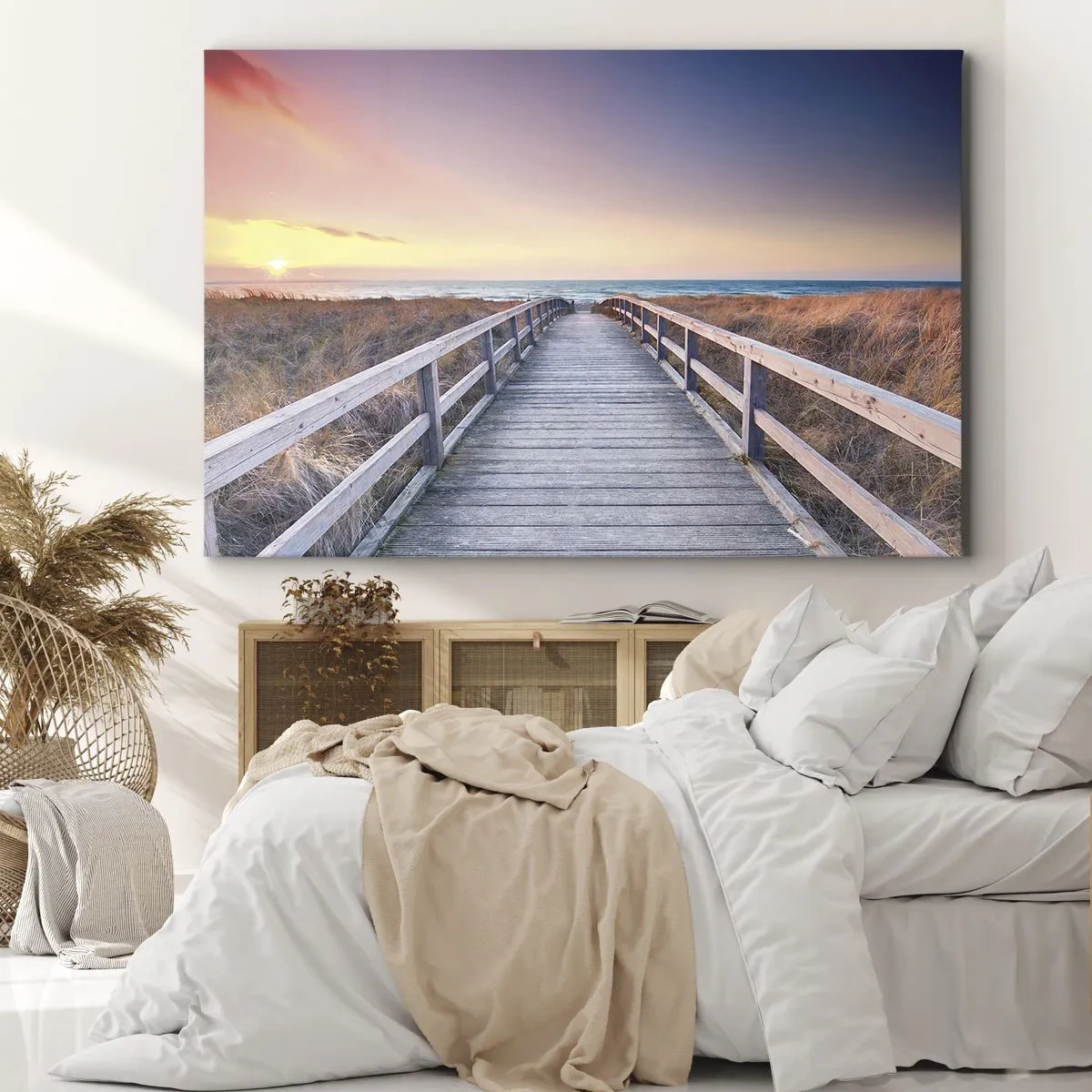 Tablou pe pânză Canvas - Un debarcader din lemn care duce spre plajă la apus, cu cerul pictat în culori pastelate. - 70x50cm - Aurora baltică de seară - Decorațiune modernă pentru perete pentru living și dormitor ARTTOR