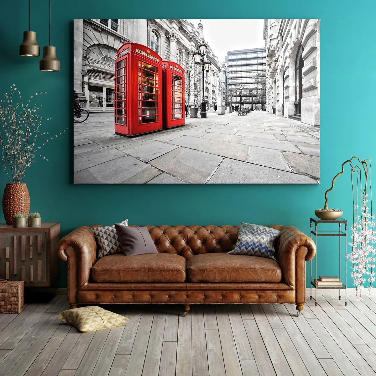 Tablou pe pânză Canvas - Cabine telefonice roșii pe fundalul peisajului urban - 70x50cm - Welcome to London - Decorațiune modernă pentru perete pentru living și dormitor ARTTOR