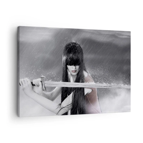 Tablou pe pânză Canvas - O femeie cu o sabie în ploaie, cu un aspect dinamic și misterios - 70x50cm - Frumoasă și periculoasă - Decorațiune modernă pentru perete pentru living și dormitor ARTTOR