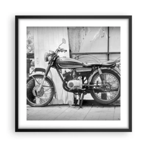 Poster în ramă neagră - Clasicul înainte de toate - 50x50 cm