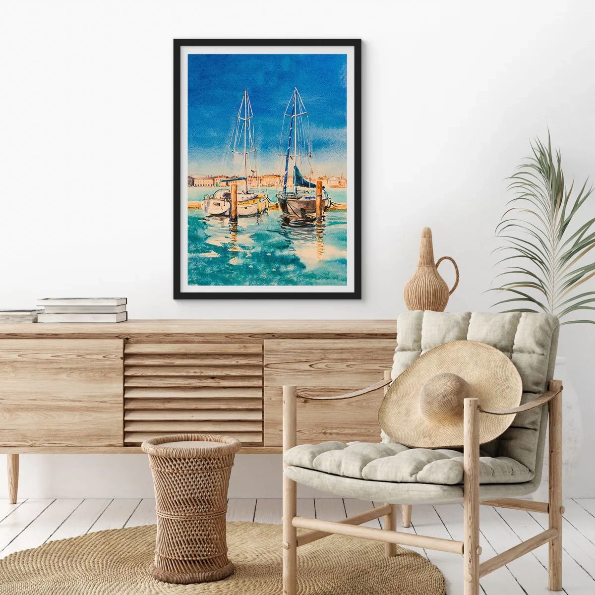 Poster în ramă neagră - Ilustrație în acuarelă a unor bărci cu pânze pe fundalul unei lagune albastre într-o zi însorită. - 50x70cm - Laguna însorită - Decorațiune modernă pentru perete pentru living și dormitor ARTTOR