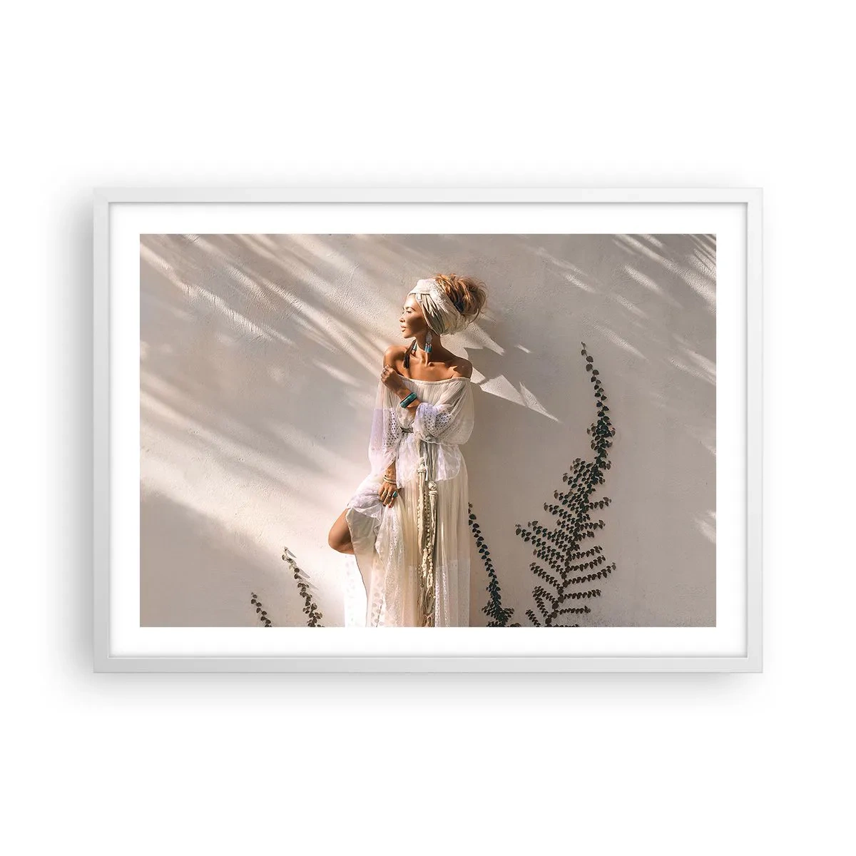 Poster în ramă albă - Soarele și fata - 70x50 cm