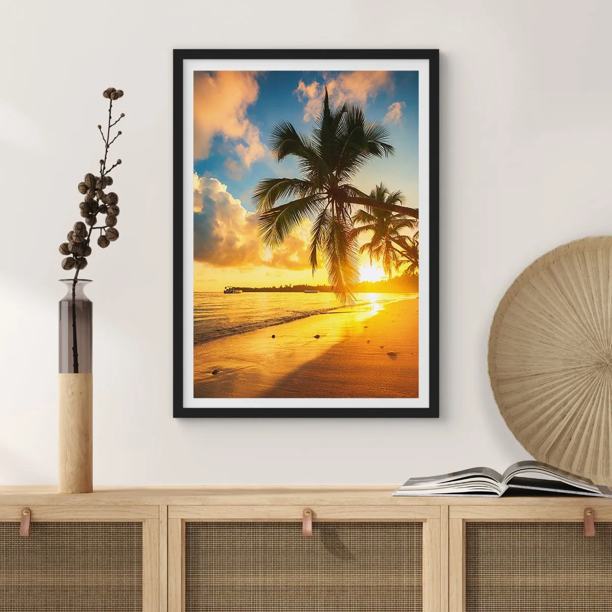 Poster în ramă neagră - Plajă tropicală la apus cu palmieri - 50x70cm - Visul din Caraibe - Decorațiune modernă pentru perete pentru living și dormitor ARTTOR