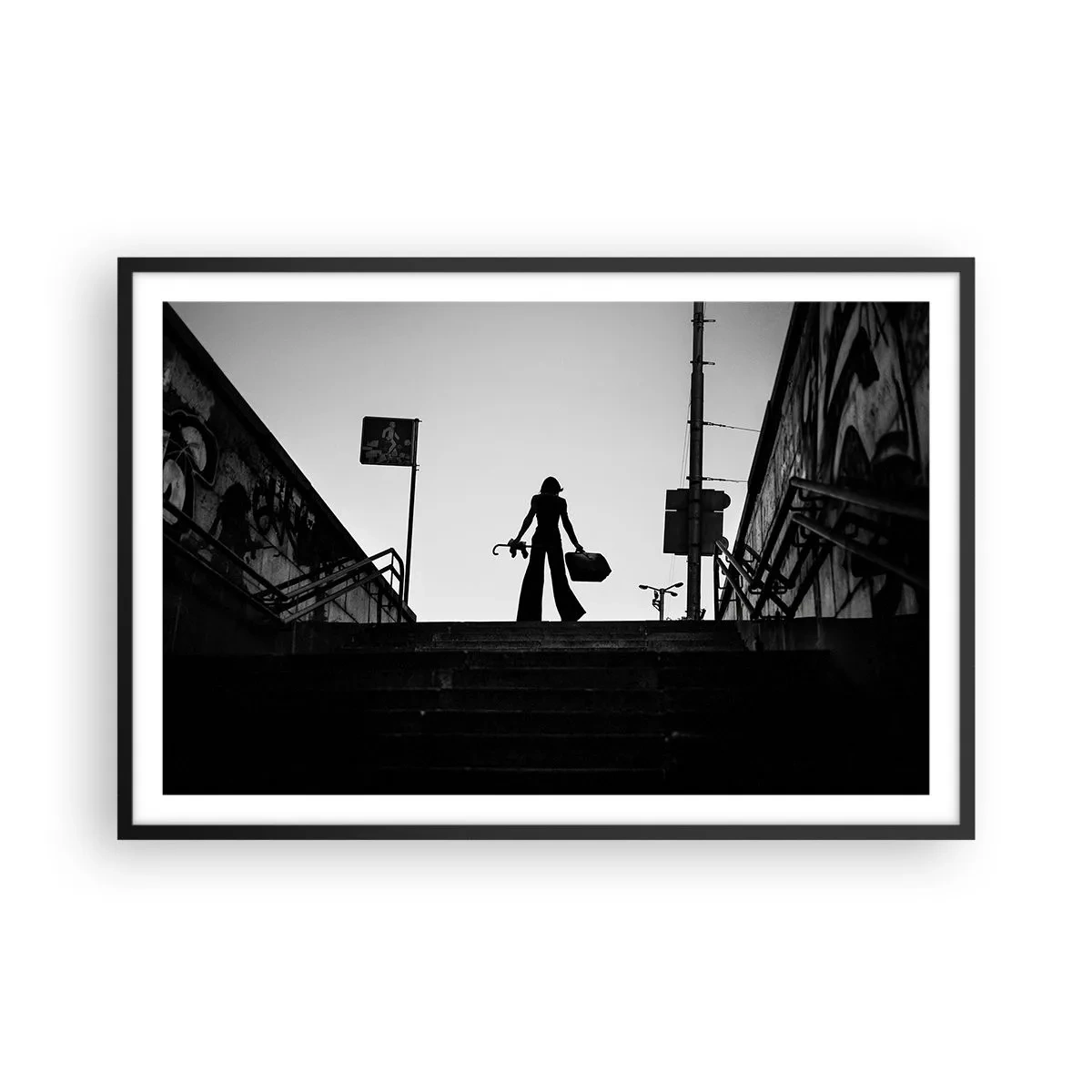 Poster în ramă neagră - Rătăcire urbană - 91x61 cm