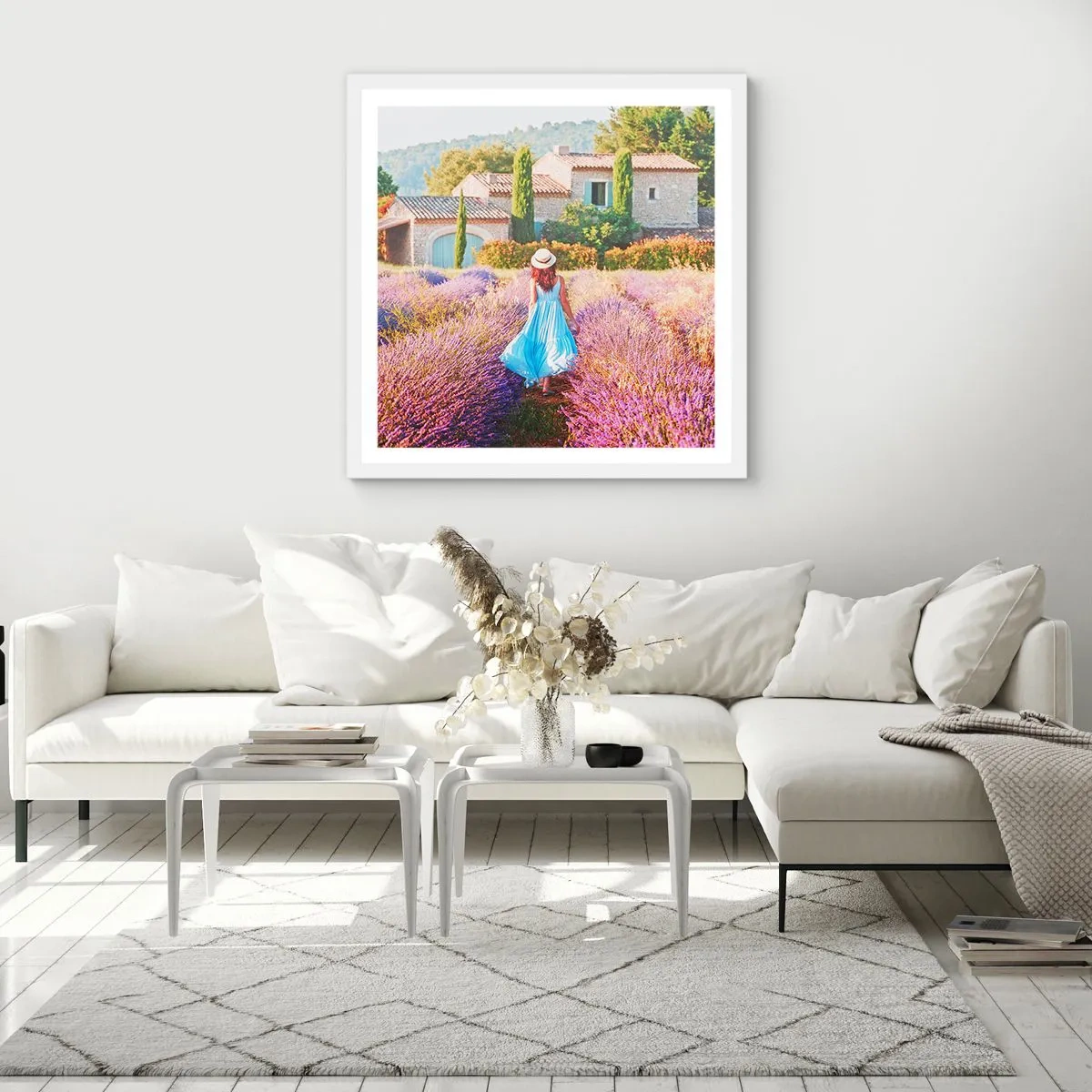 Poster în ramă albă - Fata de lavandă - 50x50 cm