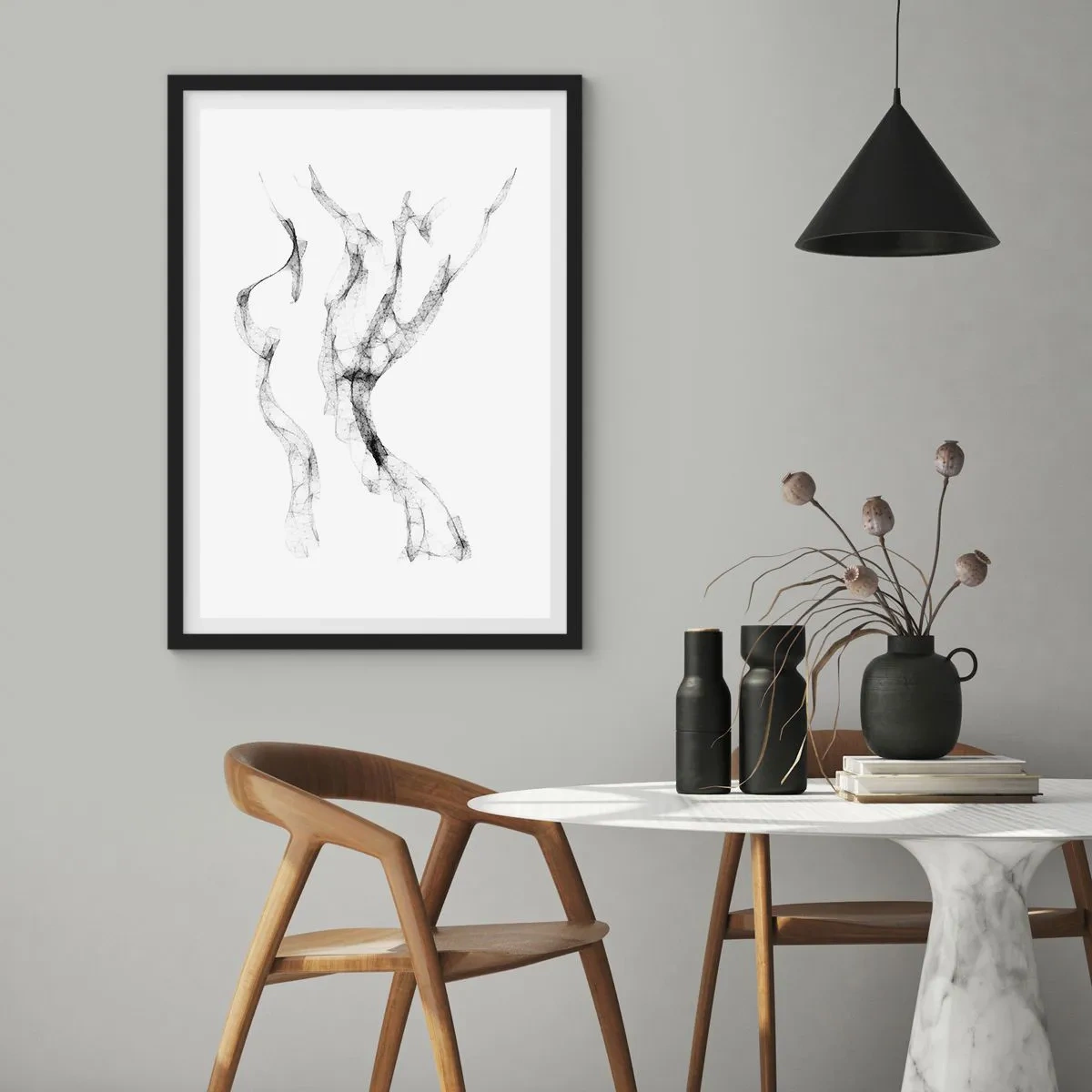 Poster în ramă neagră - Frumoasa și puternică - 61x91 cm